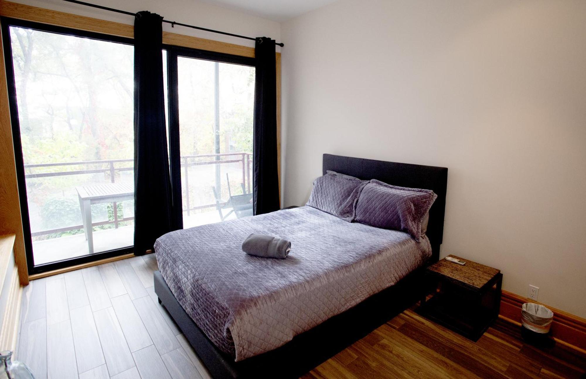 Spacious Downtown Montreal Apartment, 4Br-2Ba,Free Wifi 외부 사진